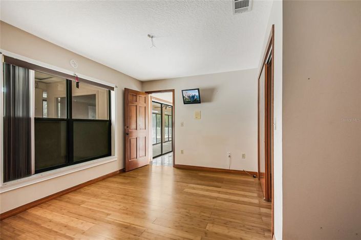 Image No.38-4 Bed House for sale
