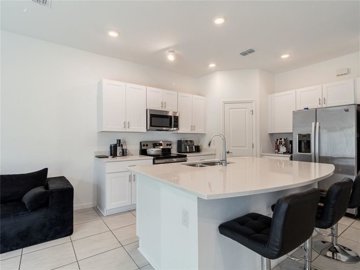 fa005713-384