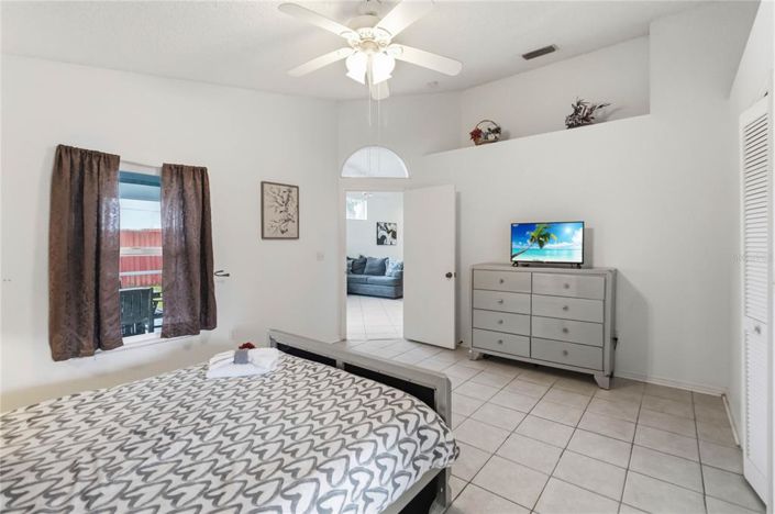 Image No.13-3 Bed House for sale