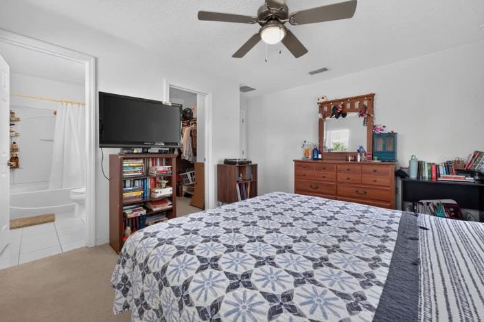Image No.18-5 Bed House for sale