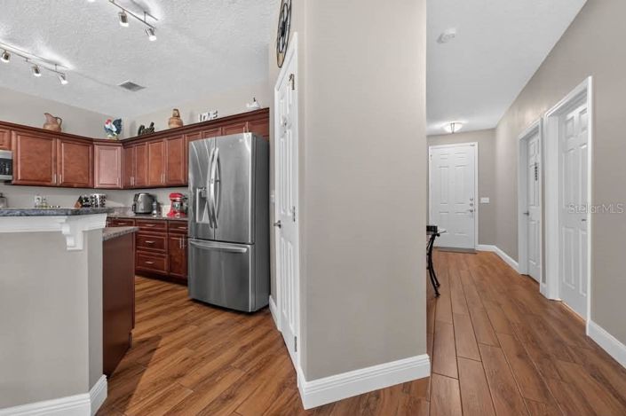 Image No.9-5 Bed House for sale