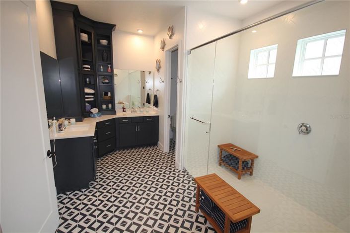 Image No.20-4 Bed House for sale