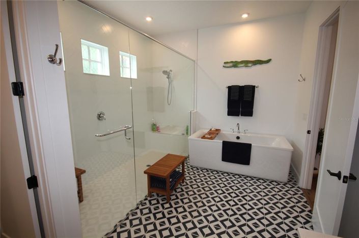 Image No.21-4 Bed House for sale