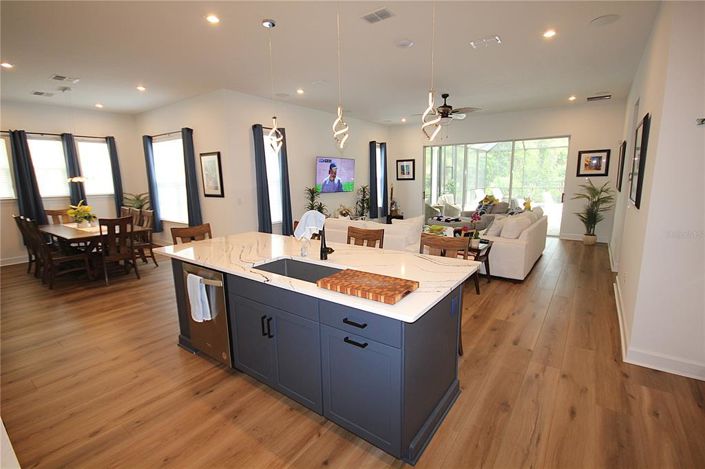 Image No.7-4 Bed House for sale