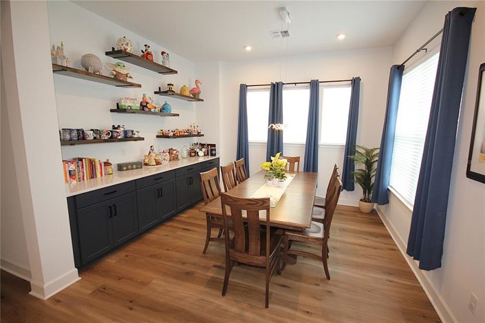 Image No.8-4 Bed House for sale