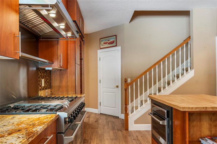 Image No.19-5 Bed House for sale