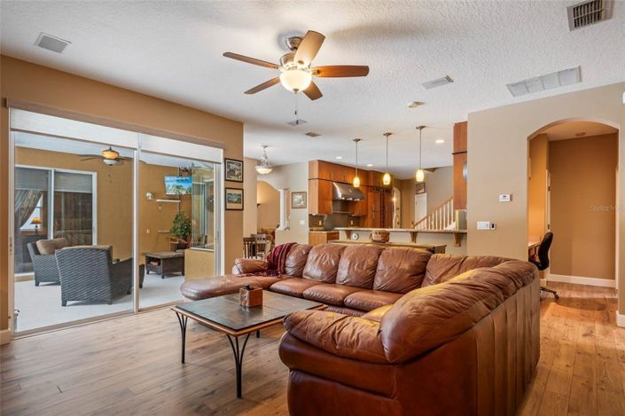 Image No.44-5 Bed House for sale
