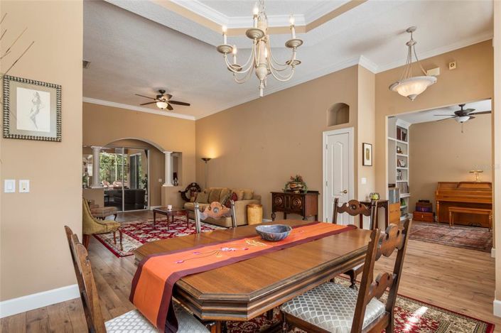 Image No.9-5 Bed House for sale