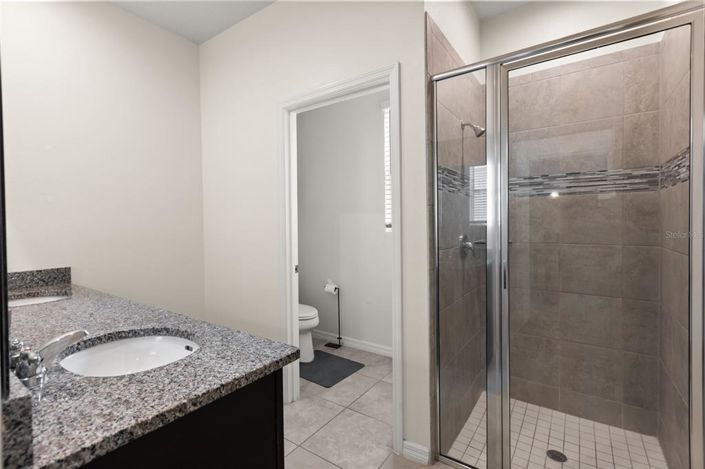 Image No.17-3 Bed House for sale