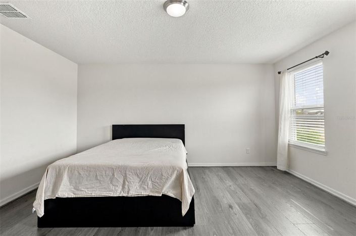 Image No.18-4 Bed House for sale