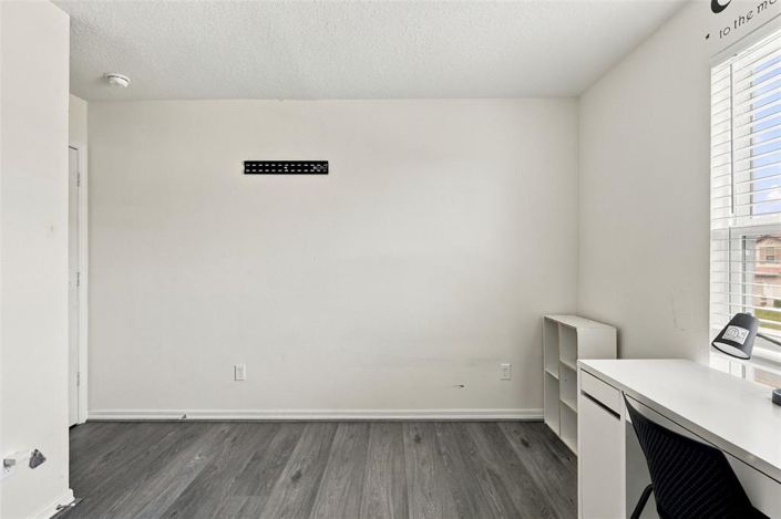 Image No.25-4 Bed House for sale
