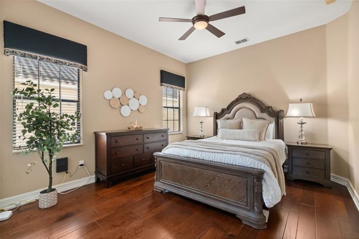 Image No.27-6 Bed House for sale