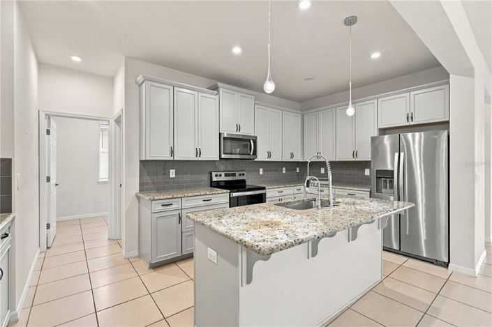 Image No.15-4 Bed House for sale