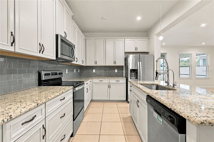 Image No.17-4 Bed House for sale