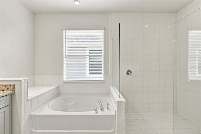 Image No.28-4 Bed House for sale