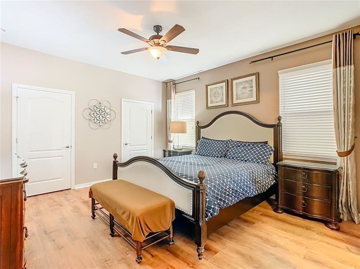Image No.48-8 Bed House for sale