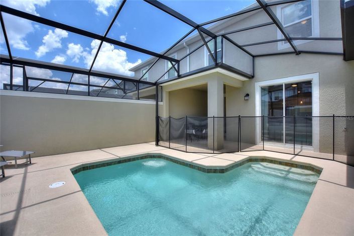 Image No.26-4 Bed Townhouse for sale