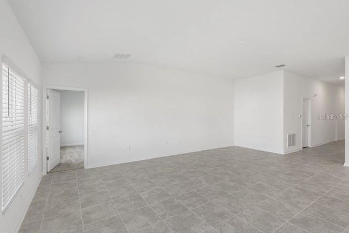 Image No.10-4 Bed House for sale