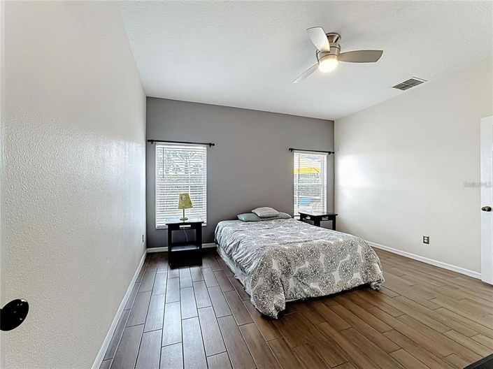 Image No.13-5 Bed House for sale