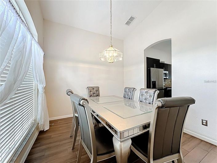 Image No.7-5 Bed House for sale