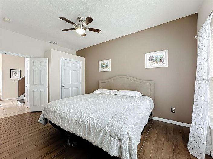 Image No.9-5 Bed House for sale