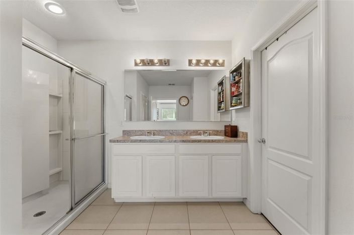 Image No.22-5 Bed House for sale
