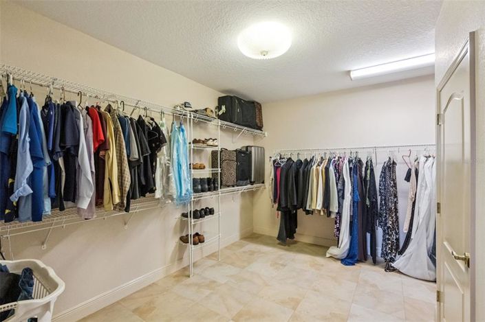 Image No.30-4 Bed House for sale