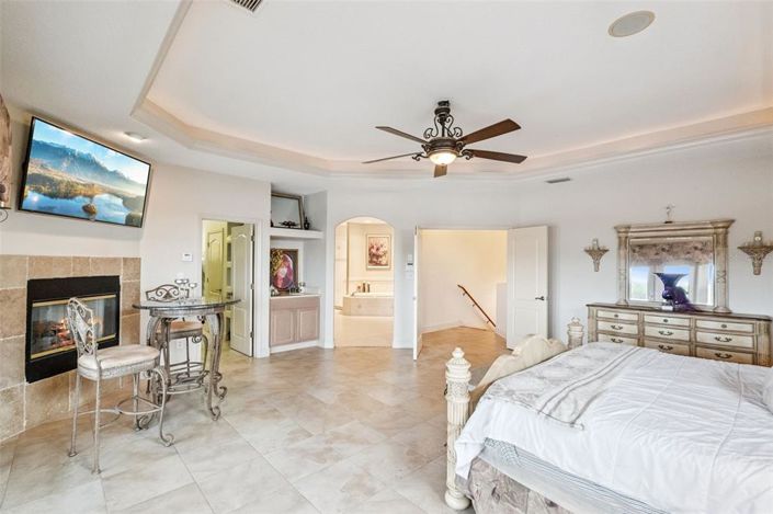 Image No.8-4 Bed House for sale