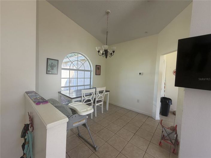 Image No.11-3 Bed House for sale
