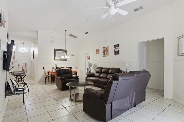 Image No.4-5 Bed House for sale