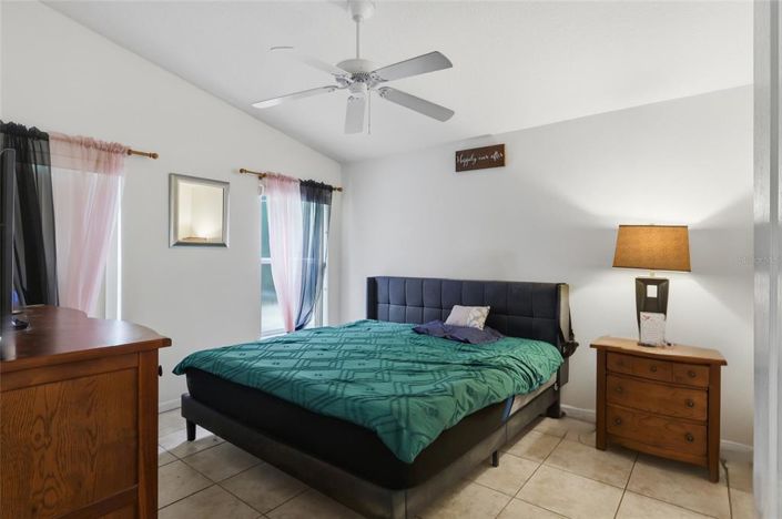 Image No.6-5 Bed House for sale