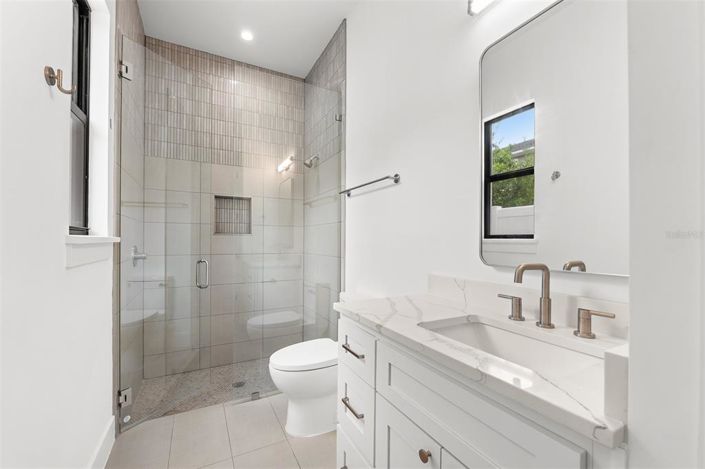 Image No.38-5 Bed House for sale