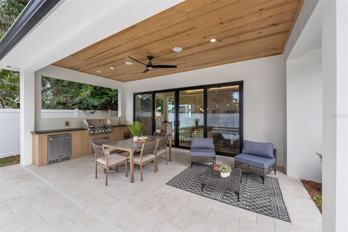 Image No.50-5 Bed House for sale