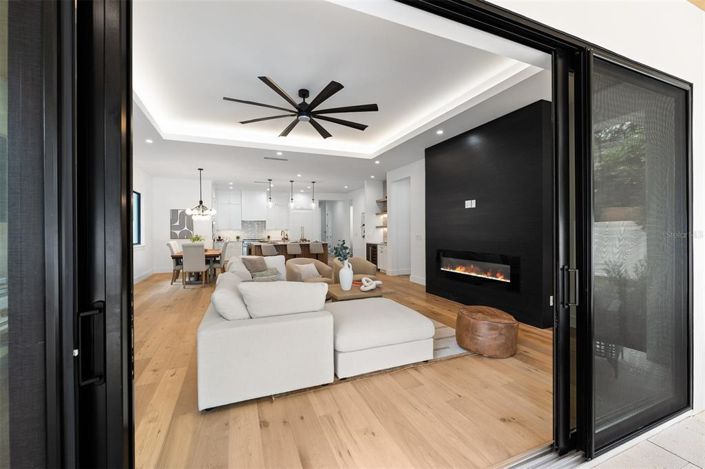 Image No.56-5 Bed House for sale