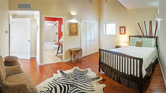 Image No.4-7 Bed Villa for sale