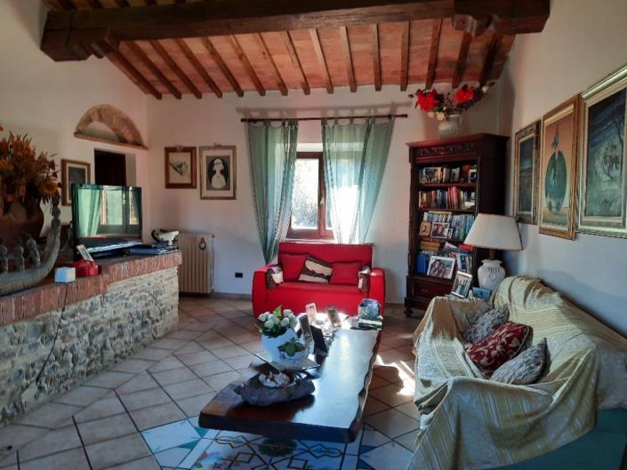 Image No.6-Ferme de 9 chambres à vendre à Chianni