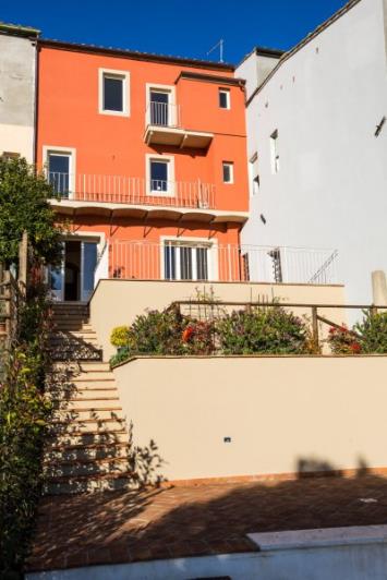 Image No.2-4 Bed Townhouse for sale