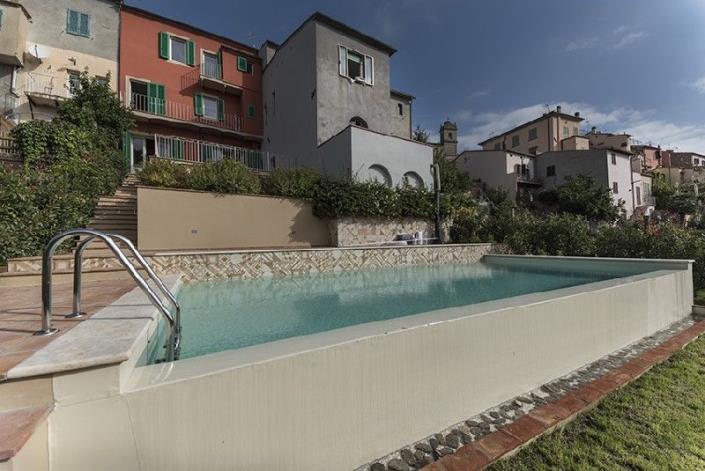 Image No.1-4 Bed Townhouse for sale