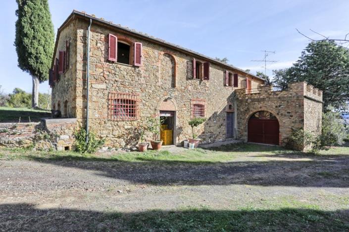 Image No.4-Ferme de 6 chambres à vendre à Pomarance