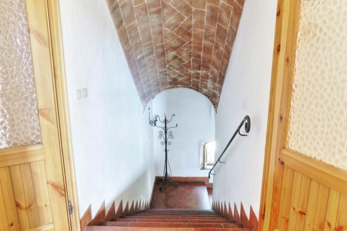 Image No.10-Ferme de 6 chambres à vendre à Pomarance