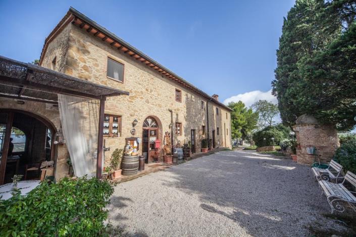 Image No.1-Ferme de 6 chambres à vendre à Volterra