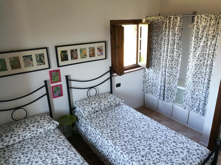 Image No.11-3 Bed Barn for sale