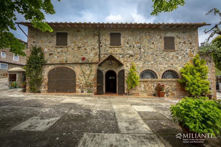 Image No.3-6 Bed Farmhouse for sale