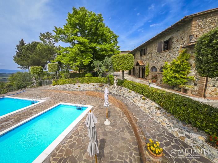 Image No.6-6 Bed Farmhouse for sale