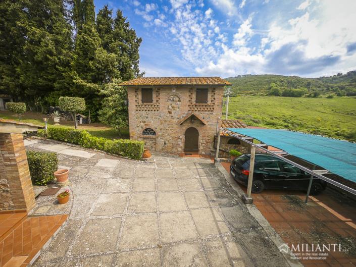 Image No.5-6 Bed Farmhouse for sale