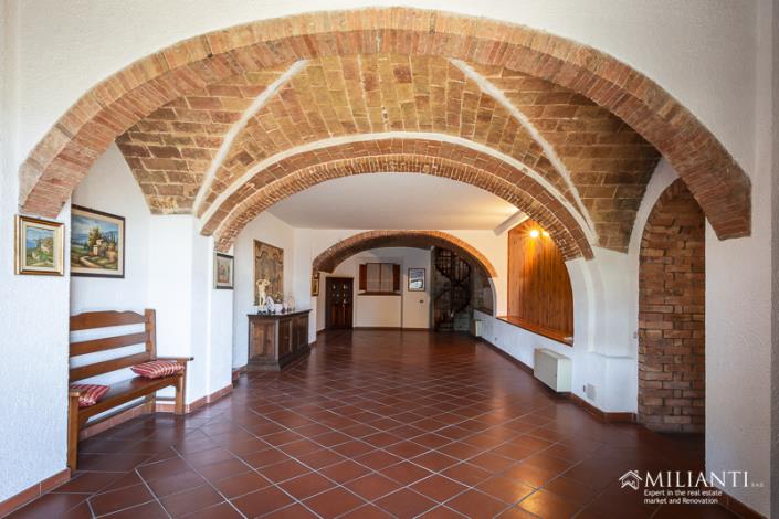 Image No.2-Ferme de 6 chambres à vendre à Montecatini Val di Cecina