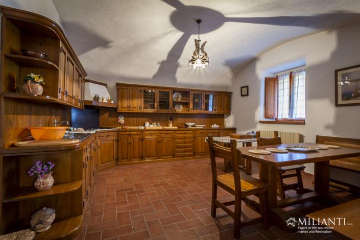 Image No.5-Ferme de 6 chambres à vendre à Montecatini Val di Cecina