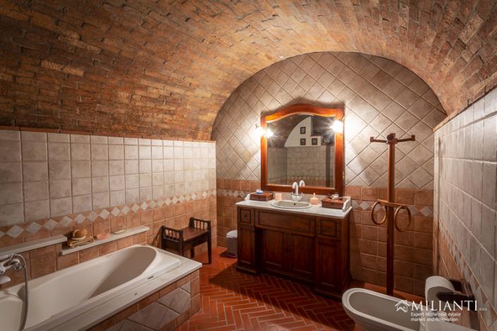 Image No.9-Ferme de 6 chambres à vendre à Montecatini Val di Cecina