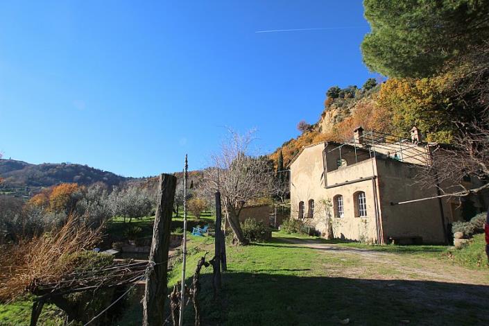 Image No.2-4 Bed Farmhouse for sale