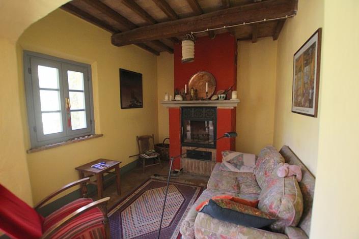 Image No.12-4 Bed Farmhouse for sale